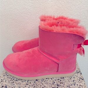 Pink Bailey Bow Uggs, Size 10